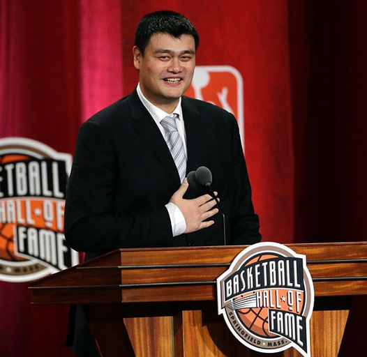 姚明VS哈达迪，谁是亚洲第一中锋？FIBA也玩标题党？