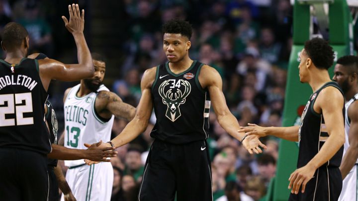 giannis-antetokounmpo-getty-103118-ftrjpg_10yorf8sfl62p156jw6cvpbs2e.jpg