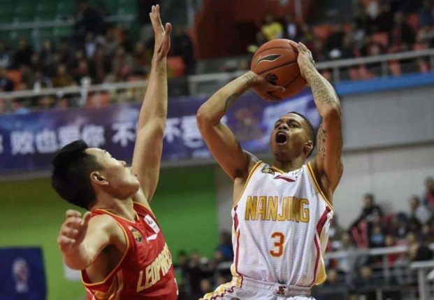 同曦外援试训火箭 乔治表弟曾获CBA全明星MVP