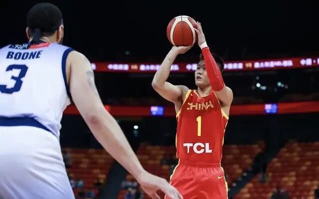 不愧是mvp！中国男篮89：77澳大利亚，谁注意王哲林的数据