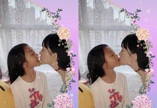 李小璐晒与女儿亲密互动视频 甜馨化淡妆越长越美