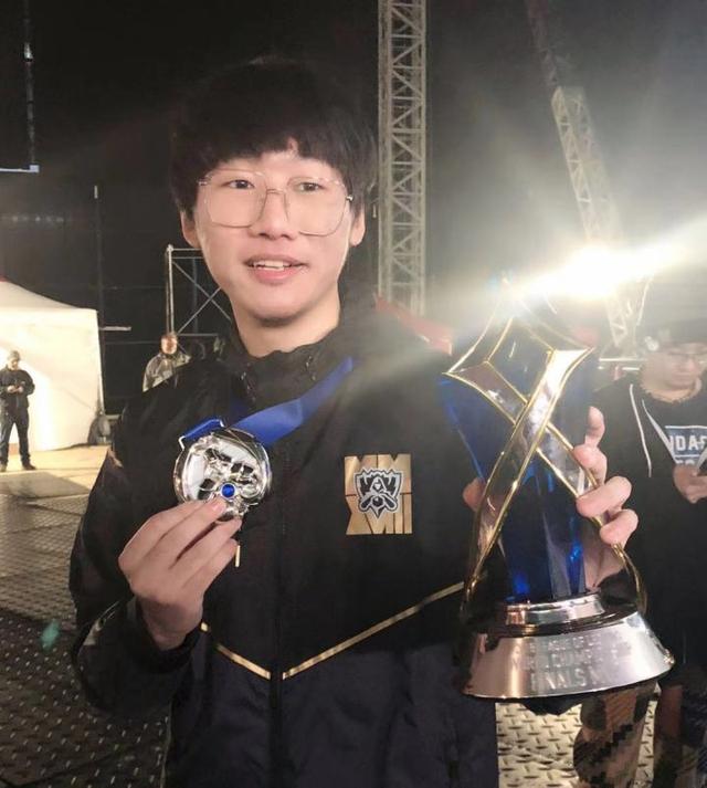 S9小组赛战队巡礼:卫冕冠军iG的捍卫荣耀之路