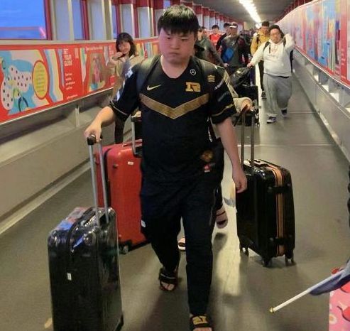 S9正赛将至 C组将成头号死亡之组UZI的处境雪上加霜