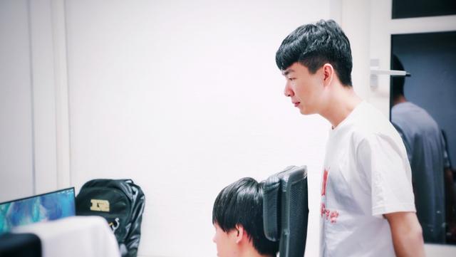 S9赛前LPL训练战绩曝光：Theshy胜率67%太恐怖，狼行垫底遭质疑