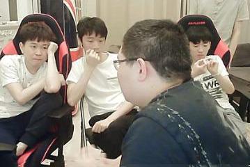 天使遭职业战队嫌弃？PDD立下flag：S9没有天使就跳脱衣舞