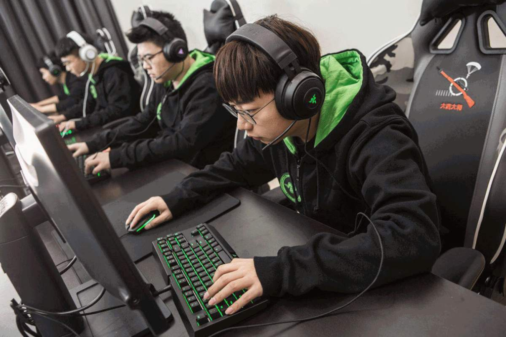 4AM开始神操作？决赛日上升6个名次 打完就开始招人