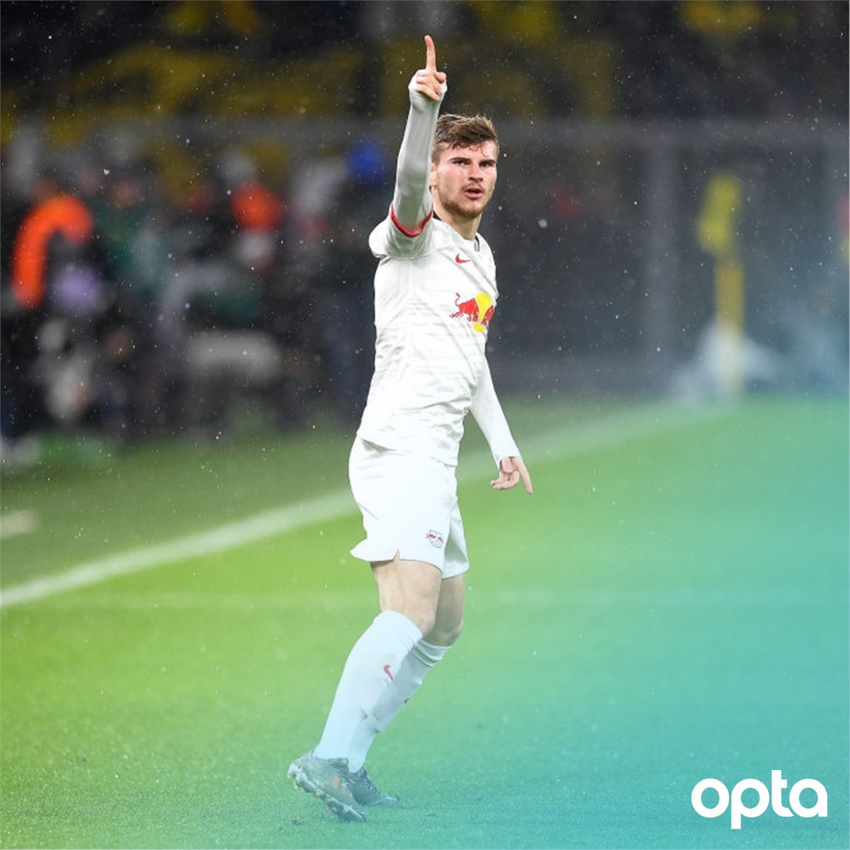 争夺金靴！维尔纳成盖德-穆勒后首位16轮18球的德国球员