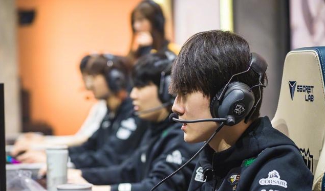 IG上中虽猛 但想要继续赢JKL必须觉醒