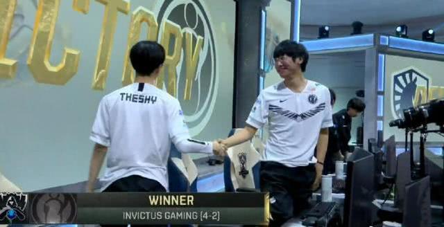 IG对阵GRF，Theshy和宁王握手还不够，阿水需要站出来