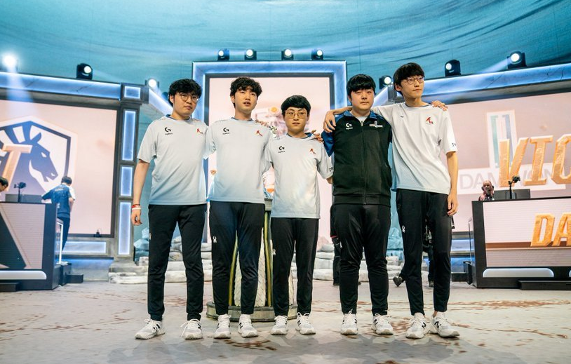 虎牙拿下LCK三年独家直播权 网友:好好学习好好研究