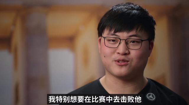 UZI真的已经老了?两波关键失误埋下伏笔,脱鞋也无法拯救队伍