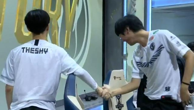 IG上中虽猛 但想要继续赢JKL必须觉醒