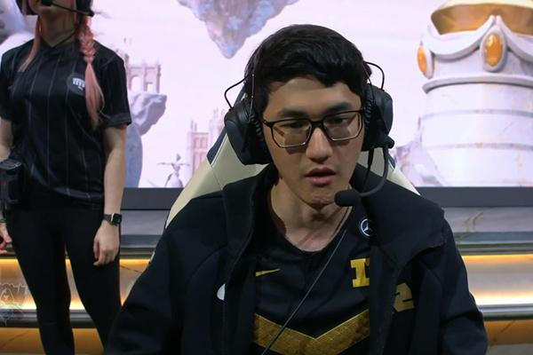 站着输不丢人!RNG惜败SKT却收获肯定,这才是夺冠者该有的姿态