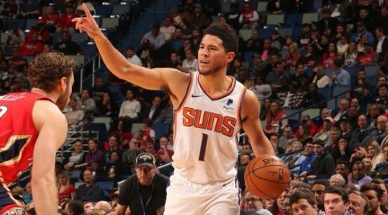 布克11次单场砍下40+得分，排名<a href=