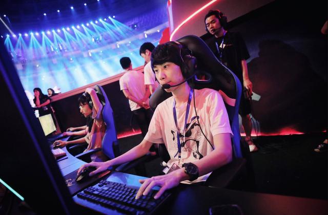 FPX再现LPL一号种子魔咒?历届世界赛仅RNG在揭幕战赢过