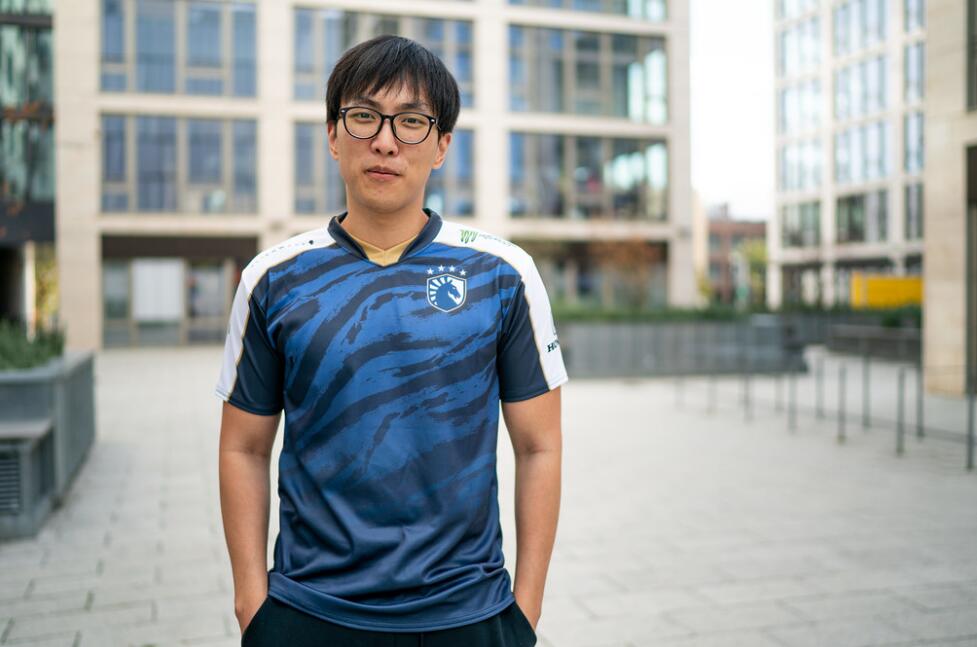 Doublelift：现在我要为了队友站出来