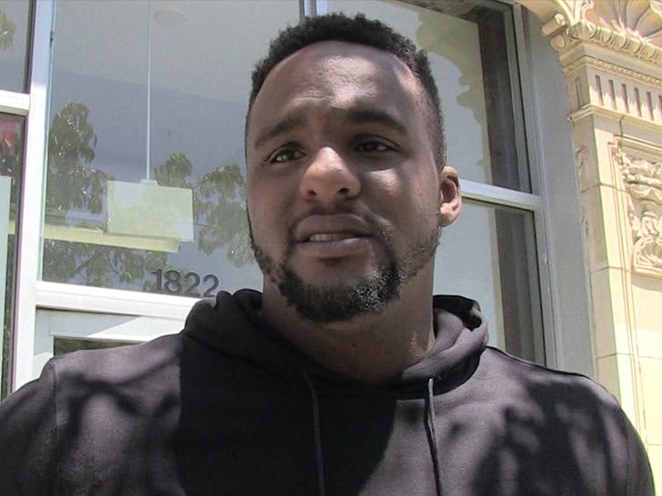 格伦-戴维斯因打人被起诉，将赔偿10万美元以免牢狱之灾