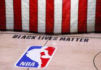 NBA季后赛恢复！NBA球员决定继续季后赛 28日比赛将延期